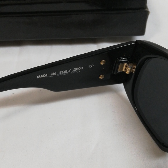 Vintage Chanel sunglasses - Picture 6 of 11